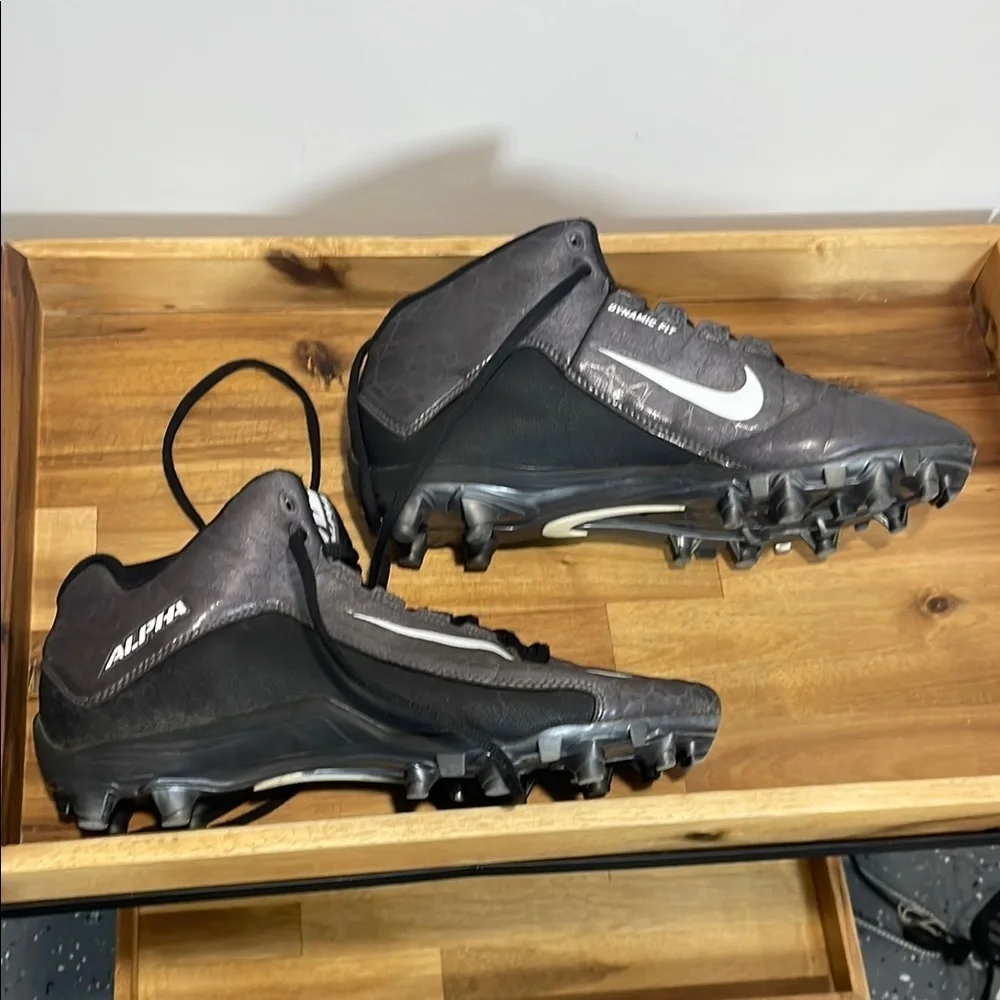 Nike Alpha Soccer Cleats Black Gray Size 7.5 Dynamic Fit